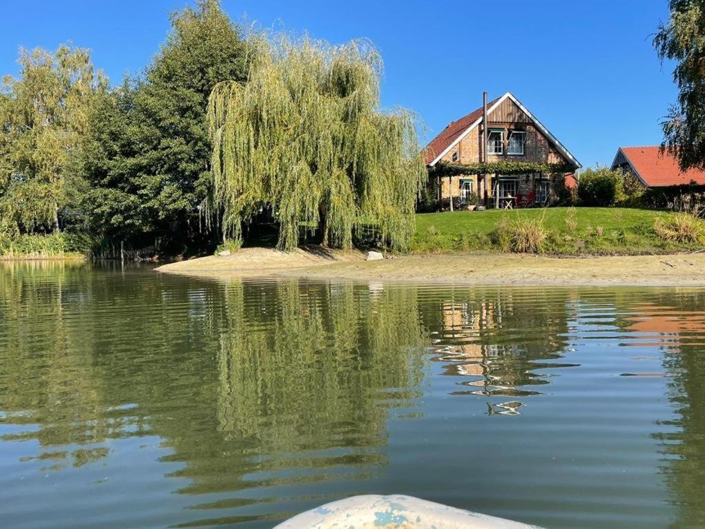 Gemuetliches Fachwerkhaus Am See Mit Kamin Warendorf Exterior foto